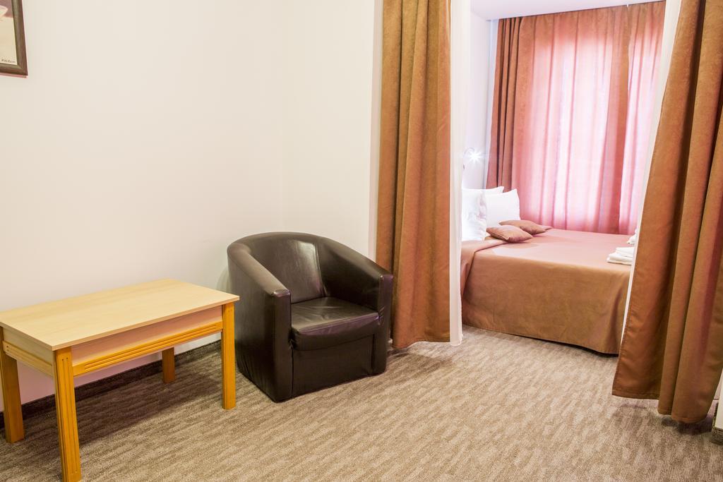 Motel Darina Ungheni  Eksteriør bilde