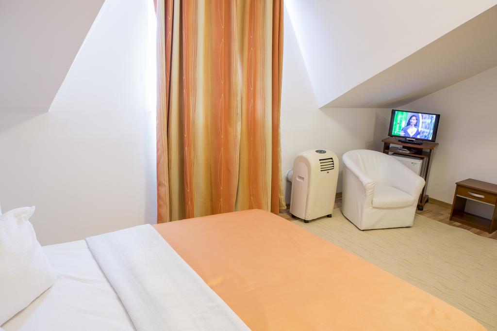 Motel Darina Ungheni  Eksteriør bilde